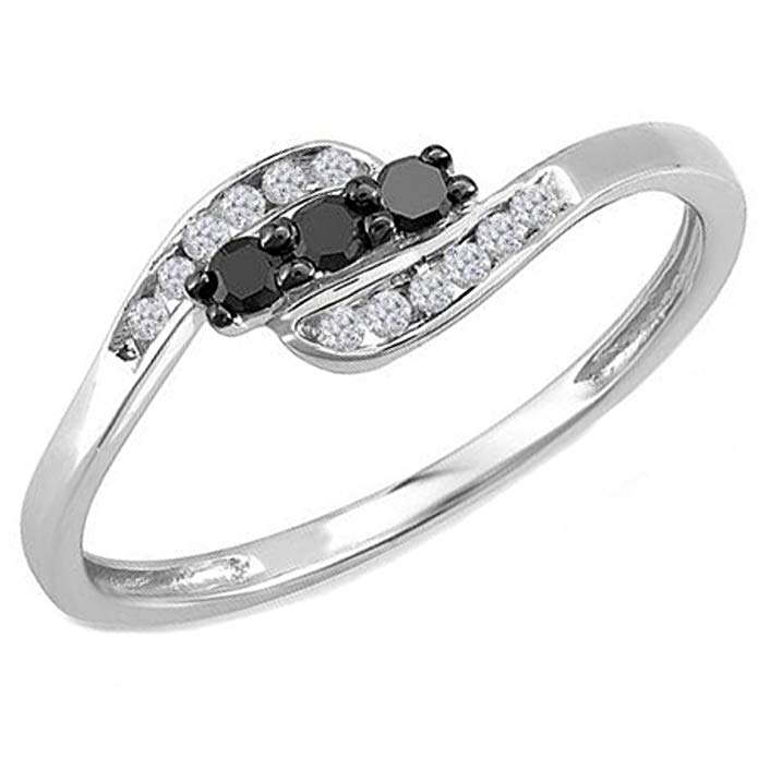 Trillion Designs 0.25 Carat (Ctw) Round Black & White Diamond Ladies Swirl 3 Stone Engagement Promise Ring In 10K White Gold